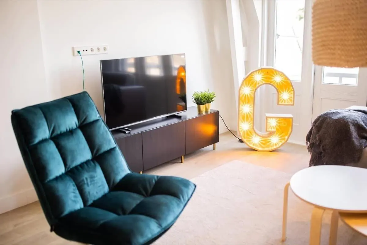 Grandly 3 Bedroom Serviced Apartment 83M2 -Nb306G- Rotterdam Holiday home