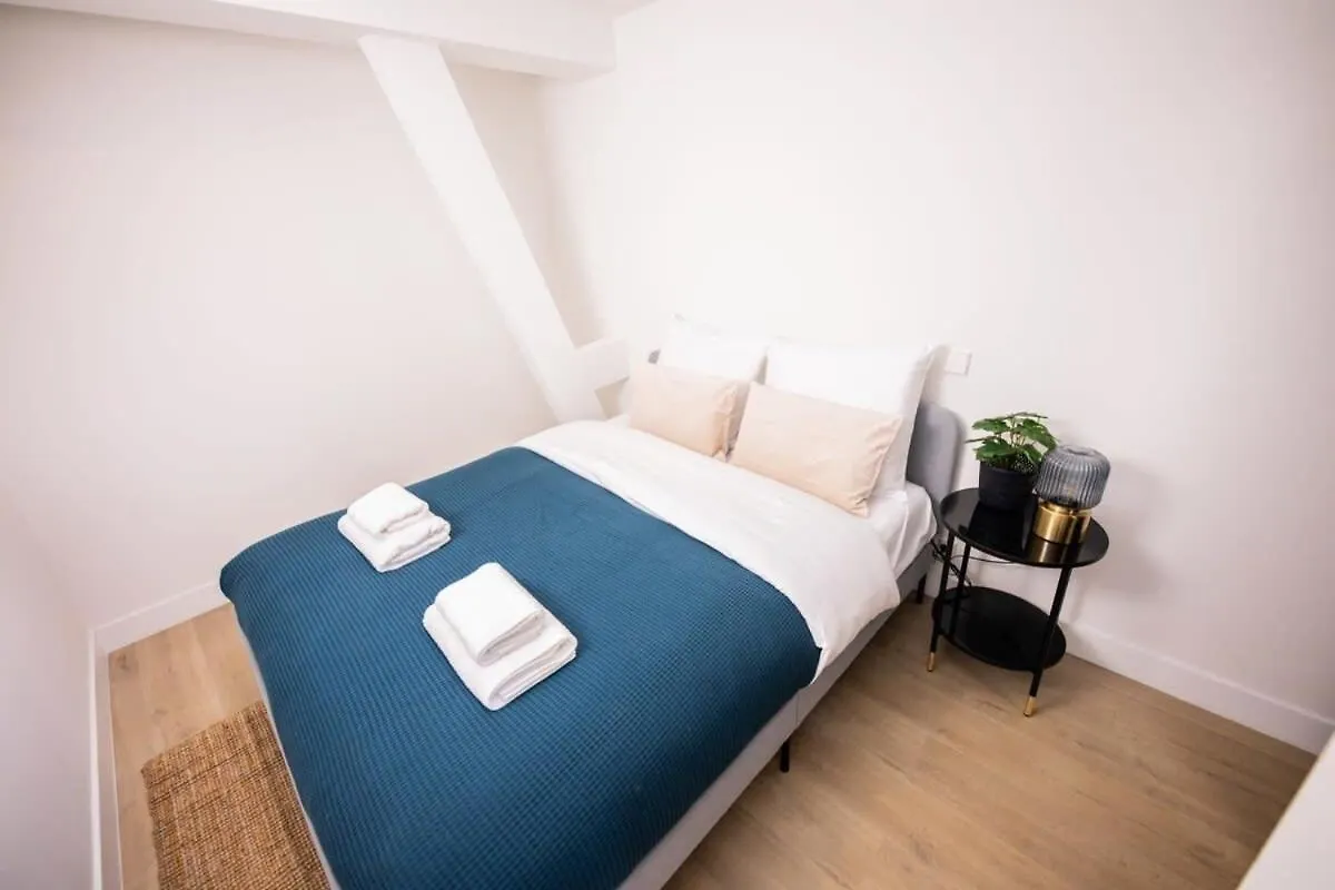 Grandly 3 Bedroom Serviced Apartment 83M2 -Nb306G- Rotterdam Holiday home